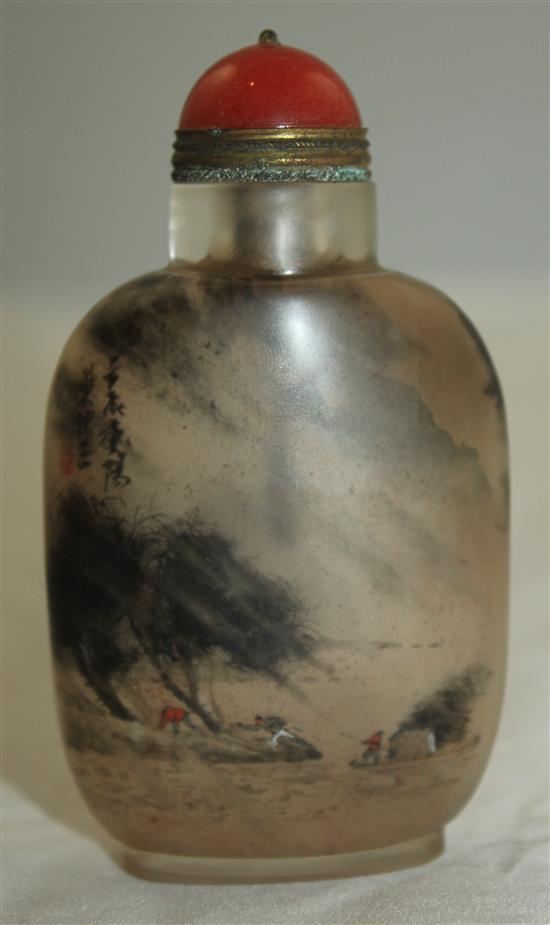 A Chinese inside painted glass snuff bottle, 7.6cm